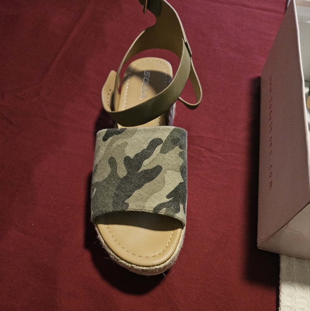Camouflage Sandal with Ankle Strap